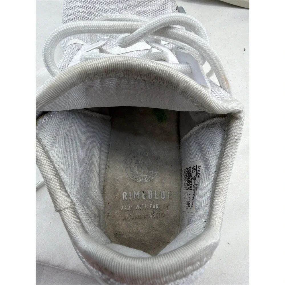 Adidas Originals Womens NMD R1‎ Sneakers White/White/Silver Metallic Size 3.5